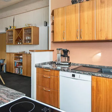 Three-bedroom Holiday In Juelsminde 9 *